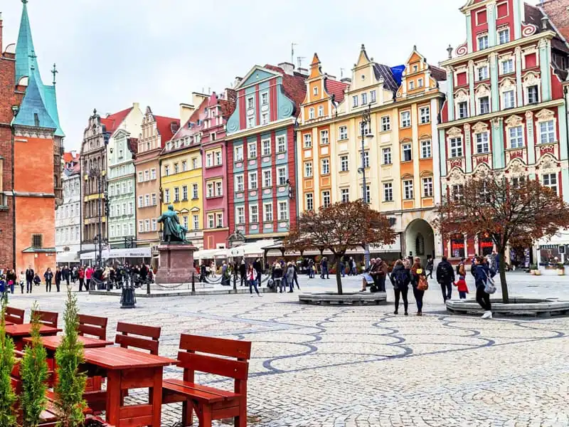 wanderlust-tips-thich-thu-voi-nhung-thanh-pho-loe-loet-nhat-the-gioi-7