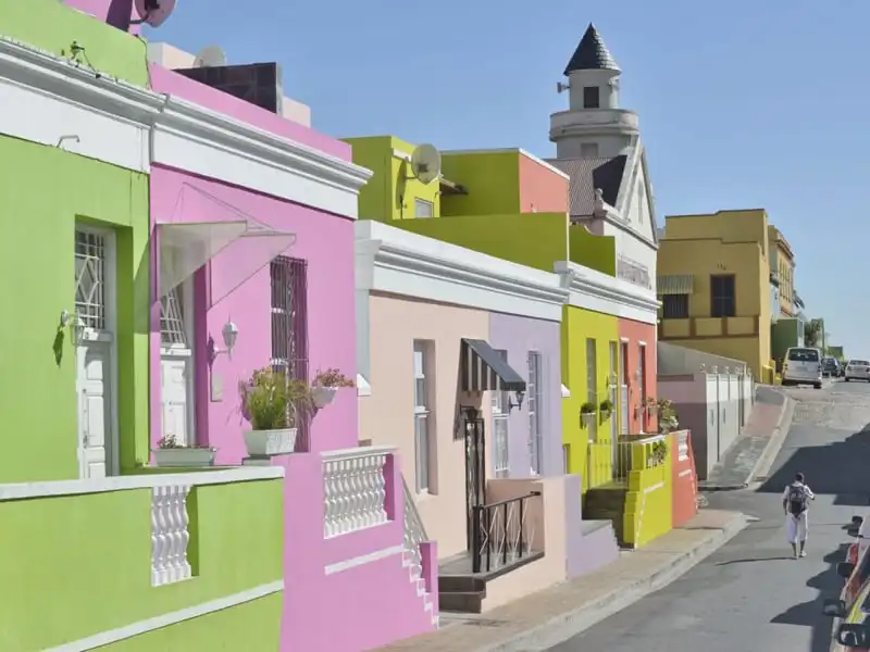 wanderlust-tips-thich-thu-voi-nhung-thanh-pho-loe-loet-nhat-the-gioi-9