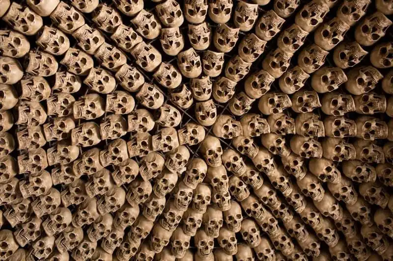 Ý nghĩa ẩn sau tục thiên táng rùng rợn của người Tây Tạng 7 wanderlust-tips-y-nghia-an-sau-tuc-le-thien-tang-cua-nguoi-tay-tangi-5