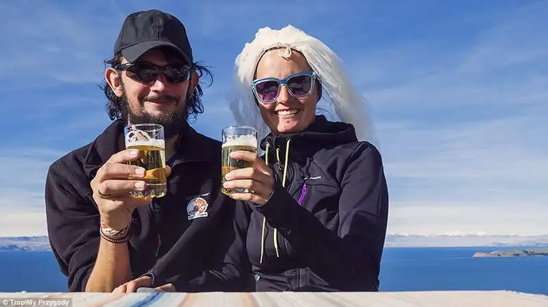 wanderlust_200-ngay-40-quoc-gia-chuyen-trang-mat-khong-bao-gio-ket-thuc-cua-cap-doi-nguoi-Ba-Lan 10