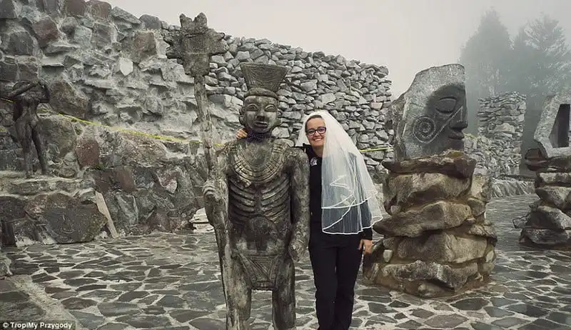 wanderlust_200-ngay-40-quoc-gia-chuyen-trang-mat-khong-bao-gio-ket-thuc-cua-cap-doi-nguoi-Ba-Lan 18