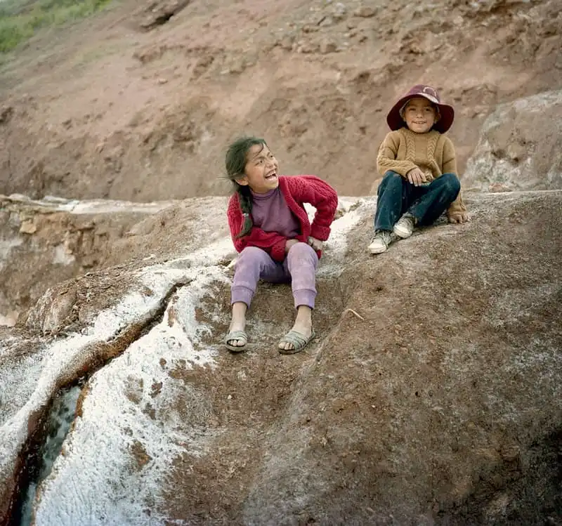 Maras, làng làm muối trên những ruộng bậc thang xinh đẹp ở Peru 14 wanderlust_Peru-nghe-lam-muoi-tren-day-Andes 10
