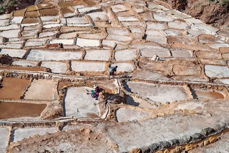 Maras, làng làm muối trên những ruộng bậc thang xinh đẹp ở Peru 9 wanderlust_Peru-nghe-lam-muoi-tren-day-Andes 5