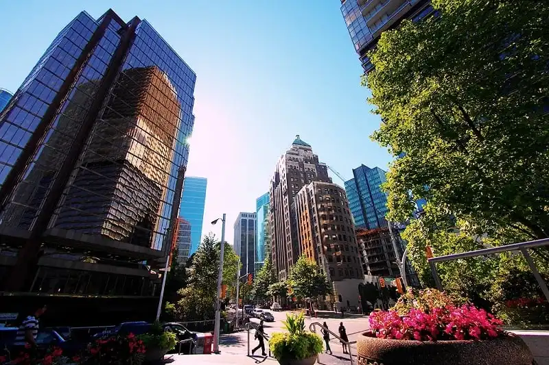 wanderlust_tips_9_ly_do_nen_den_canada_1