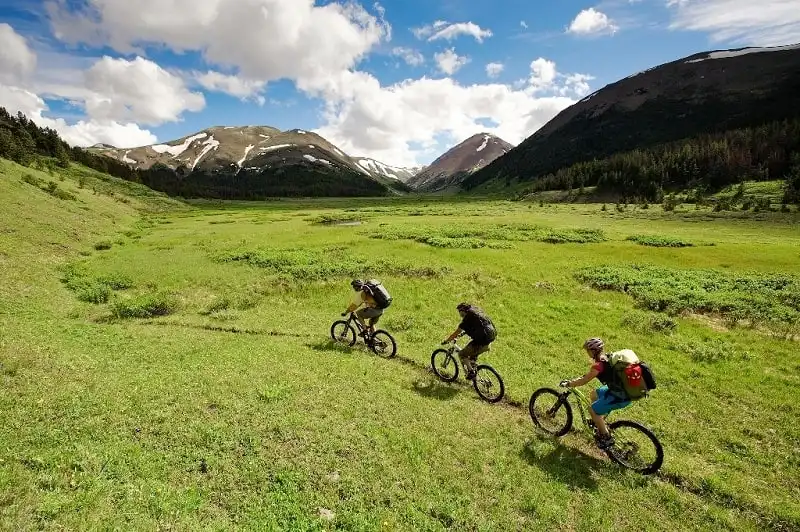 wanderlust_tips_9_ly_do_nen_den_canada_8