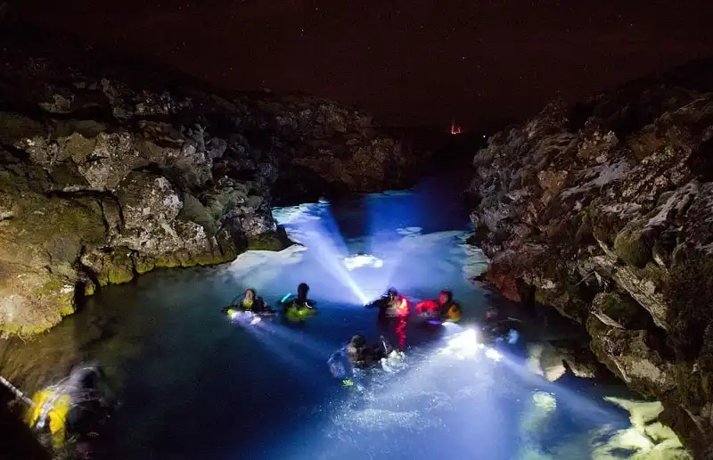 10 điểm tham quan kỳ bí dưới lòng đại dương 6 wanderlust_tips_dai_duong_2