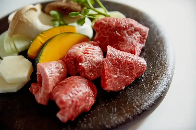 Mùa thu đến Nhật Bản chiêm ngưỡng lá đỏ Momiji và hoa anh đào nở trái mùa 8 wanderlust_tips_nagoa_mua_la_do_6