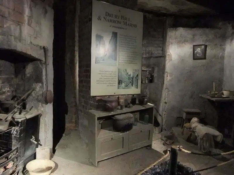 Ngoạn mục những ngôi nhà trong hang đá tại Nottingham 9 wanderlust_tips_ngoan-muc-nhung-ngoi-nha-trong-hang-da-ben-duoi-Nottingham-5