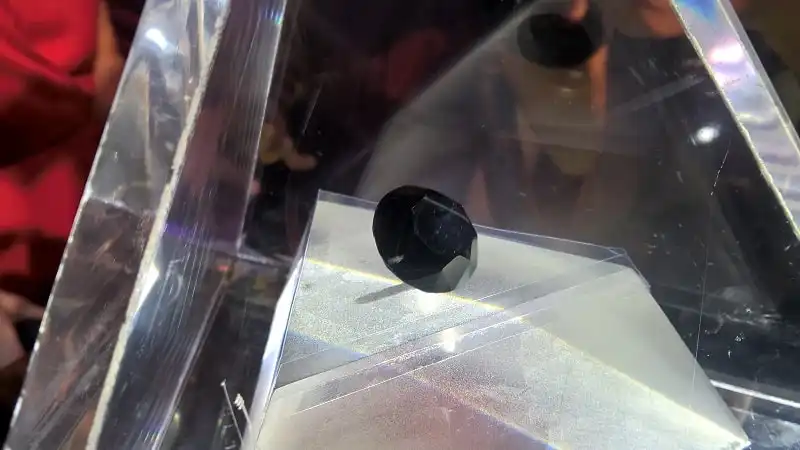 wanderlust_tips_vien_kim_cuong_den_3