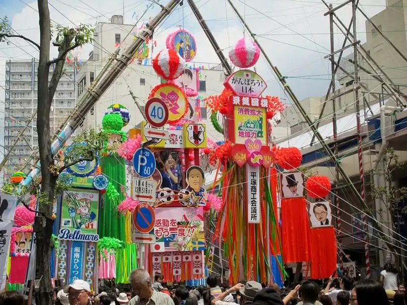 wanderlusttips_le_that_tich_tren_may_bay_4