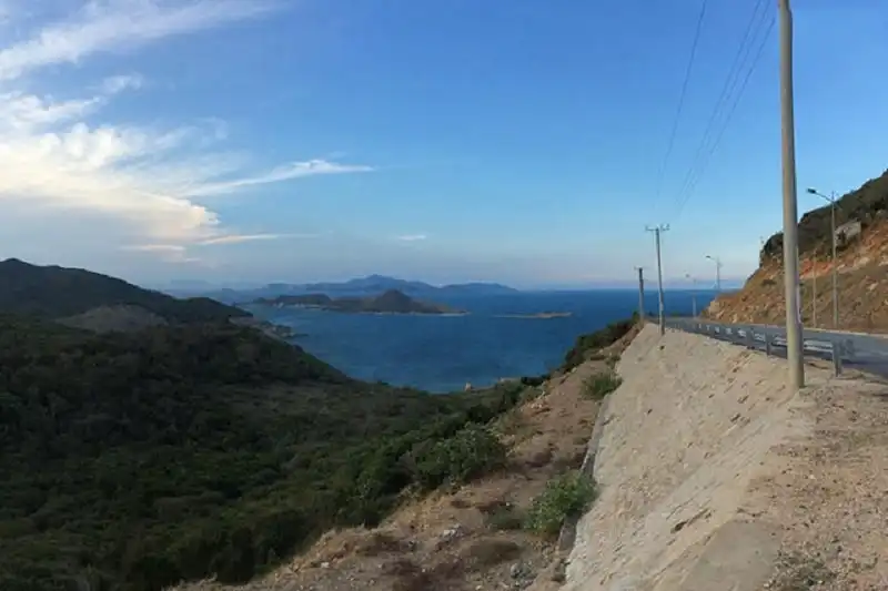 5 cung đường ven biển Việt Nam khiến phượt thủ lạc tay lái 12 5-cung-duong-ven-bien-sieu-dep-o-viet-nam-khien-gioi-tre-thich-me-wanderlusttips7