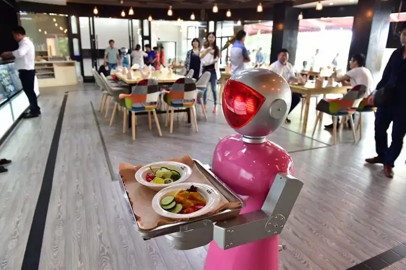 nhung-nha-hang-phuc-vu-bang-robot-hut-khach-du-lich-o-trung-quoc-wanderlusttips14