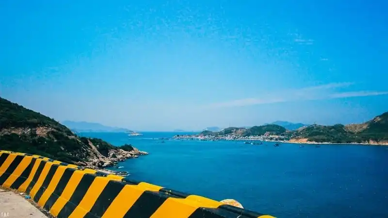 cung-duong-ven-bien-Viet-Nam-wanderlusttips1