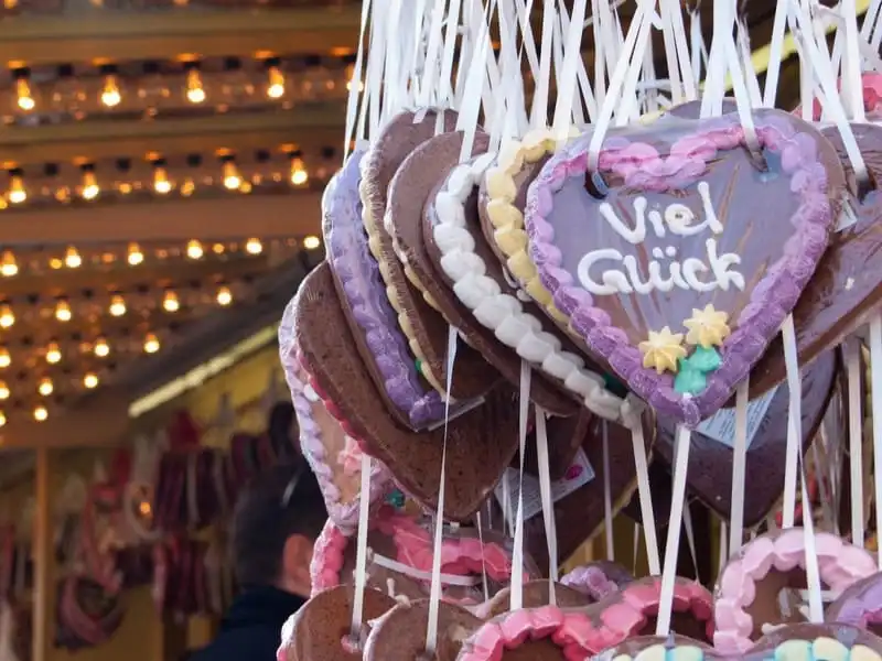 wanderlust-tips-chet-chim-trong-10-mon-trang-mieng-ngot-ngao-cua-nuoc-duc-6