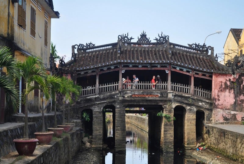 wanderlust tips chua cau 400 tuoi o hoi an can duoc trung tu lai 1