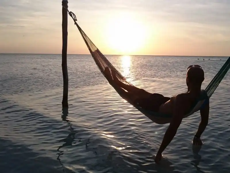 Điểm danh những món quà lưu niệm tuyệt nhất khi đi du lịch thế giới 5 wanderlust-tips-diem-danh-nhung-mon-qua-luu-niem-tuyet-nhat-khi-di-du-lich-the-gioi-1