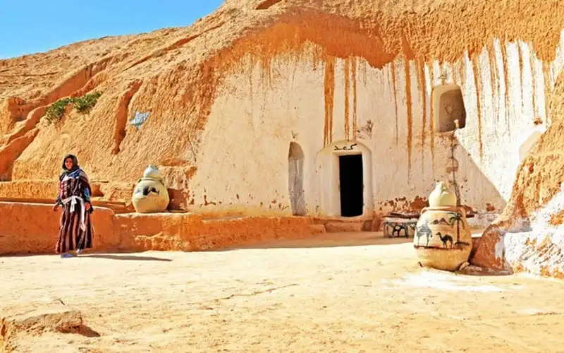 wanderlust-tips-ngat-ngay-truoc-nhung-ngoi-nha-tuyet-dep-duoi-long-dat-13