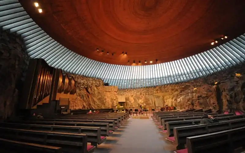 wanderlust-tips-ngat-ngay-truoc-nhung-ngoi-nha-tuyet-dep-duoi-long-dat-5