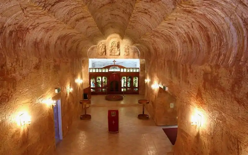 wanderlust-tips-ngat-ngay-truoc-nhung-ngoi-nha-tuyet-dep-duoi-long-dat-7