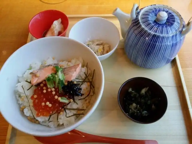 wanderlust-tips-san-bay-co-do-an-ngon-nhat-the-gioi-ban-nhung-gi-13