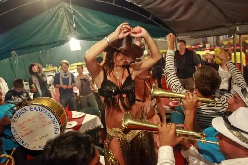 wanderlust-tips-thang-8-chao-don-nhung-le-hoi-tung-bung-nhat-the-gioi-6