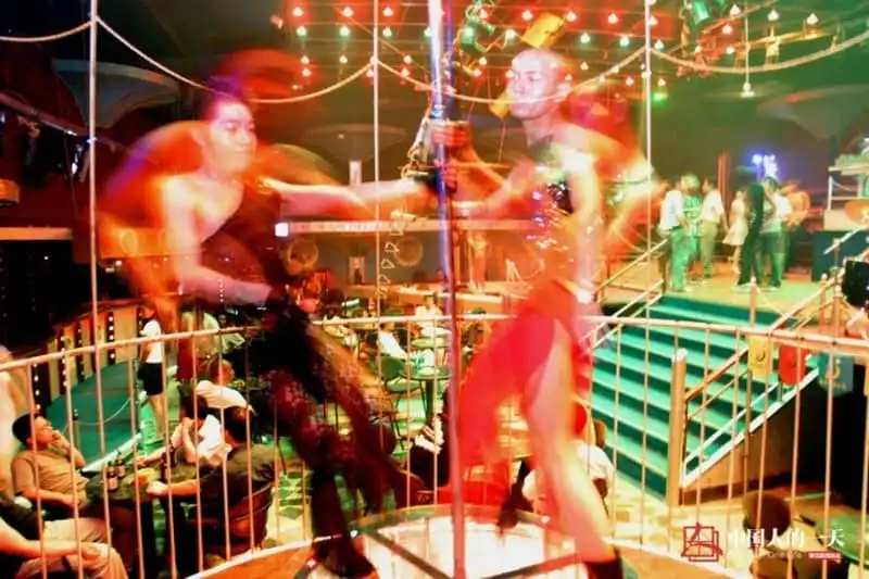 wanderlust-tips-tim-hieu-ve-nghe-vu-cong-nam-trong-cac-quan-bar-o-trung-quoc-6