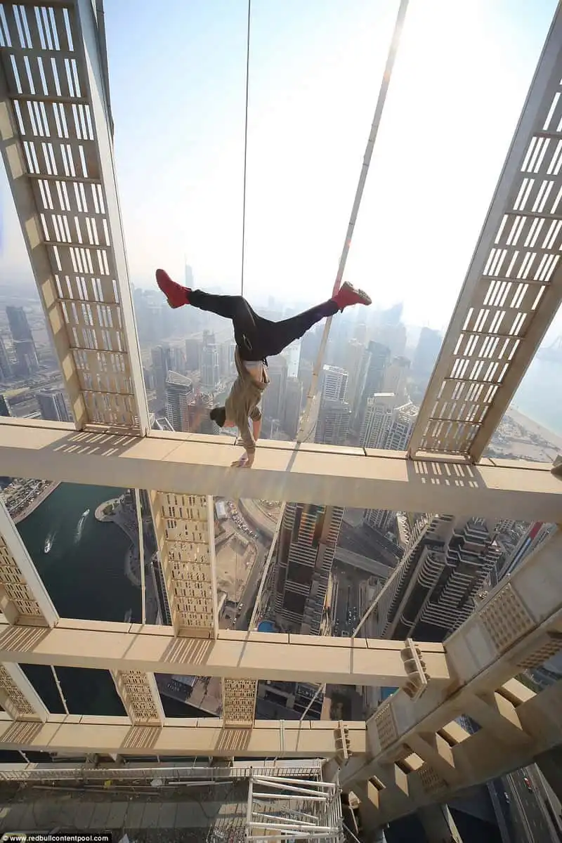 wanderlust_tips_Chong-mat-anh-selfie-tren-nhung-toa-nha-cao-tang 5