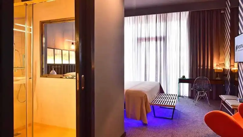 wanderlust_tips_khach_san_bong_da_5