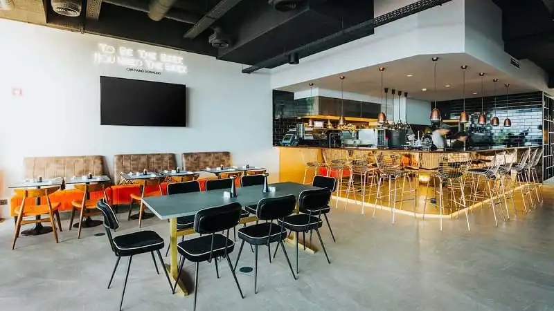 wanderlust_tips_khach_san_bong_da_9