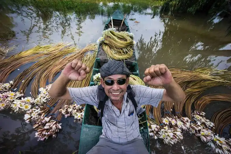 Rực rỡ miền Tây mùa hoa súng 10 Wanderlust_tips_ruc-ro-mien-tay-mua-hoa-sung-4