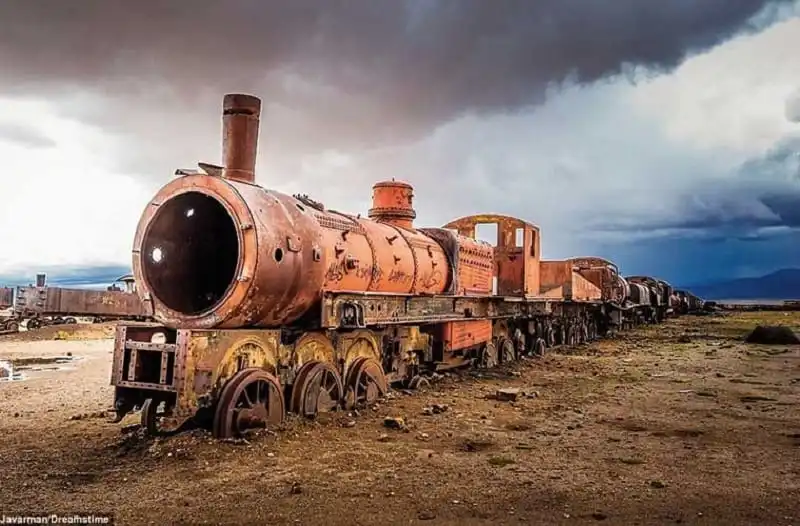 kham-pha-nhung-dia-diem-bo-hoang-ma-mi-tren-the-gioi-wanderlusttips