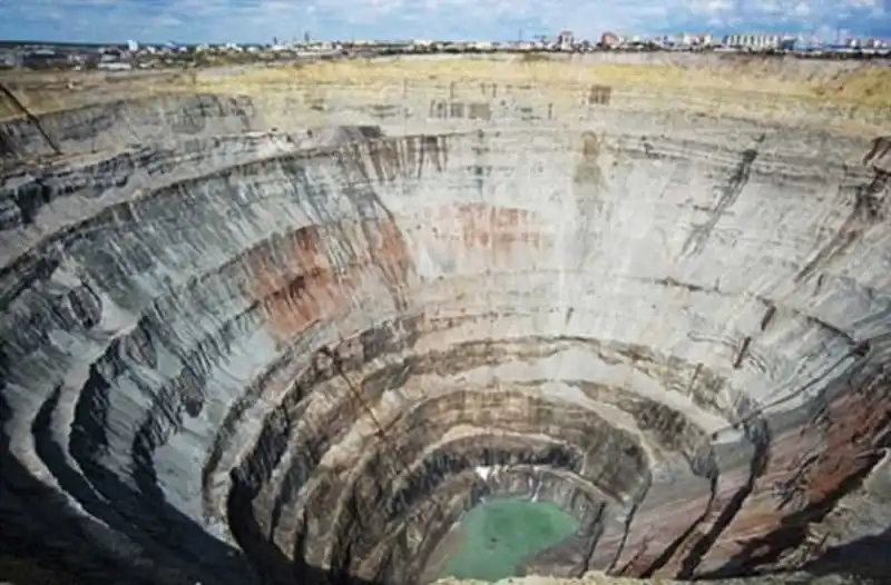 kham-pha-nhung-dia-diem-bo-hoang-ma-mi-tren-the-gioi-wanderlusttips12