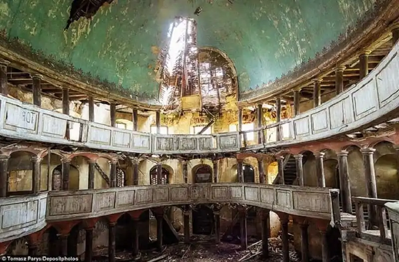 kham-pha-nhung-dia-diem-bo-hoang-ma-mi-tren-the-gioi-wanderlusttips4