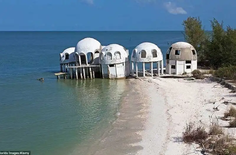 kham-pha-nhung-dia-diem-bo-hoang-ma-mi-tren-the-gioi-wanderlusttips6