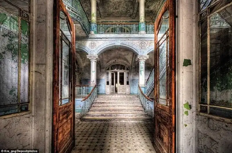 kham-pha-nhung-dia-diem-bo-hoang-ma-mi-tren-the-gioi-wanderlusttips8