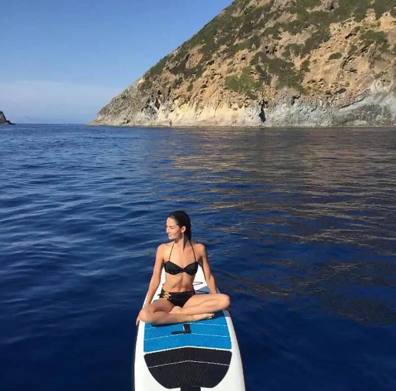 wanderlust-tips-12-bi-mat-du-lich-cua-thien-than-victoria-secret-1