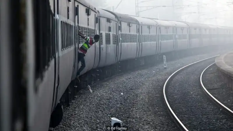 wanderlust-tips-85-tieng-tren-chuyen-tau-dai-nhat-an-do-10