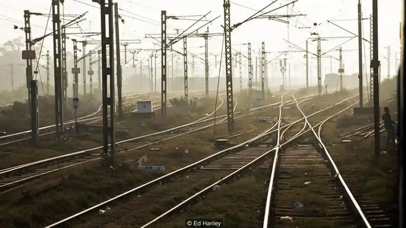 wanderlust-tips-85-tieng-tren-chuyen-tau-dai-nhat-an-do-3