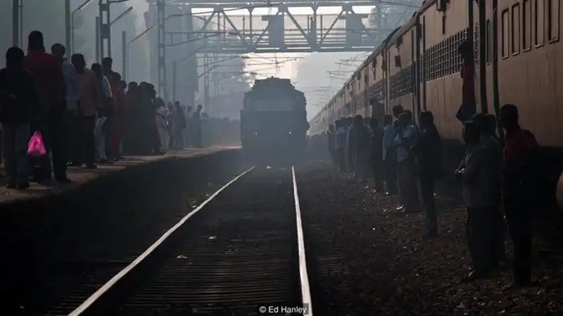 wanderlust-tips-85-tieng-tren-chuyen-tau-dai-nhat-an-do-4