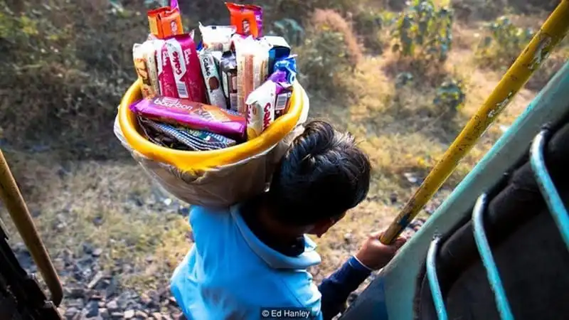 wanderlust-tips-85-tieng-tren-chuyen-tau-dai-nhat-an-do-6