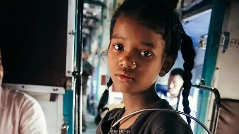 wanderlust-tips-85-tieng-tren-chuyen-tau-dai-nhat-an-do-9