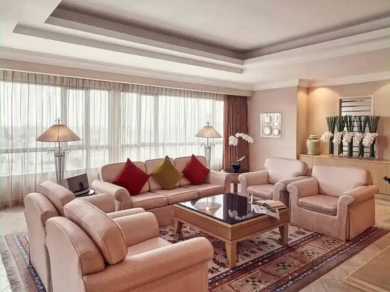 wanderlust-tips-can-canh-khach-san-tong-thong-phap-nghi-tai-tp-hcm-4