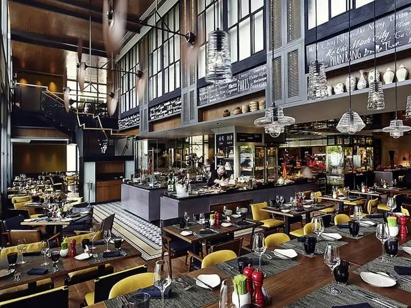 wanderlust-tips-can-canh-khach-san-tong-thong-phap-nghi-tai-tp-hcm-8