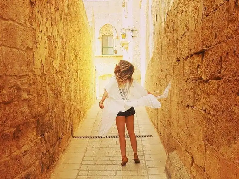 wanderlust-tips-co-gai-26-tuoi-vua-lam-them-vua-di-du-lich-khap-the-gioi-11