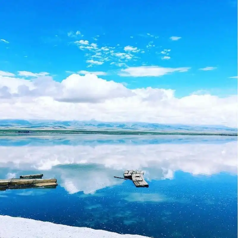 wanderlust-tips-co-mot-ho-muoi-tuyet-dieu-nhu-the-ngay-gan-viet-nam-4