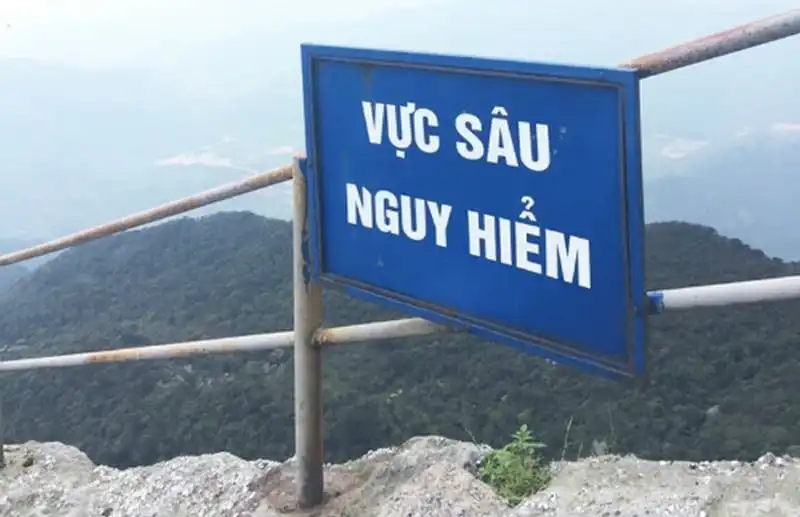 Du khách ngã xuống vực ở Yên Tử khi đi vệ sinh 6 wanderlust-tips-du-khach-nga-xuong-vuc-o-yen-tu-khi-di-ve-sinh-1