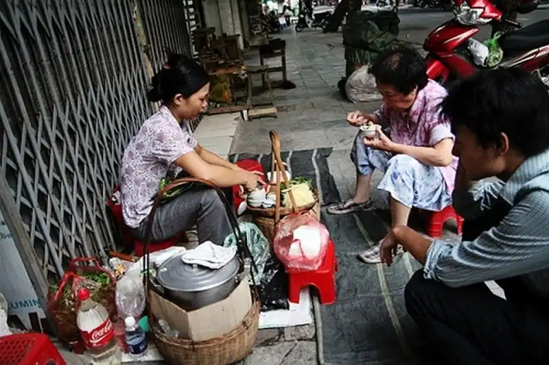 Du khách Tây và những trải nghiệm "kỳ lạ" ở Việt Nam 6 wanderlust-tips-du-khach-tay-va-nhung-trai-nghiem-ky-la-o-viet-nam-1