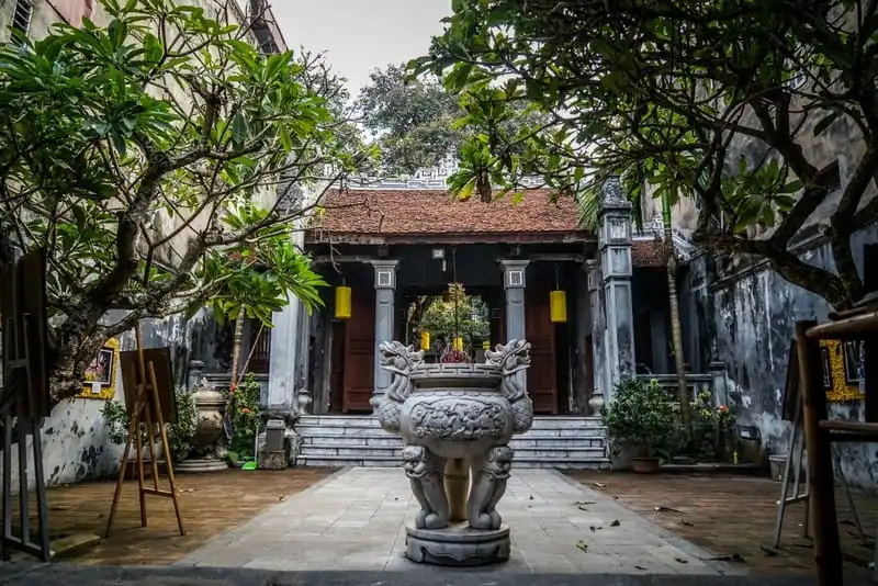 Ghé thăm đình Kim Ngân, nhớ nghề kim hoàn nổi tiếng kinh thành xưa 5 wanderlust-tips-ghe-tham-dinh-kim-ngan-nho-nghe-kim-hoan-noi-tieng-kinh-thanh-xua-5