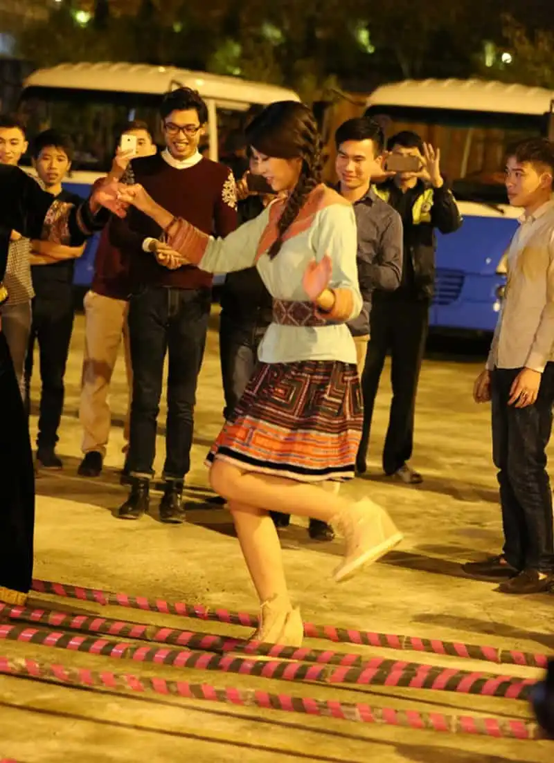 wanderlust-tips-hoa-hau-my-linh-lan-dau-len-toi-dinh-fansipan-2