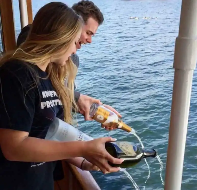 wanderlust-tips-hoi-con-nha-giau-the-gioi-va-nhung-ky-nghi-he-xa-xi-nhat-11